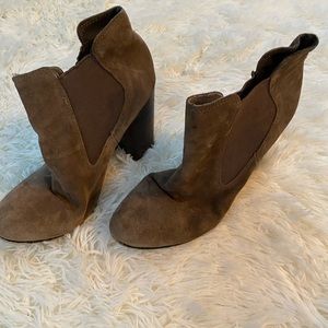 Size 9 brown boots
